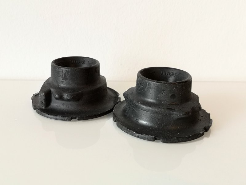 1 Paar Original VW / Audi Lager Unterlage Feder 1J0512149